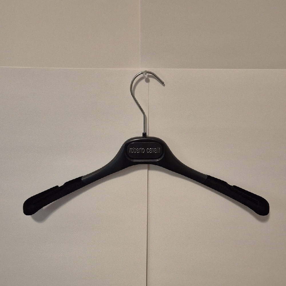 Roberto Cavalli Sleek Black Velvet Edged Hanger - Picture 3 of 7